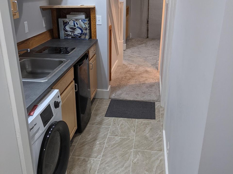 efficiency kitchen with single unit washer/dryer