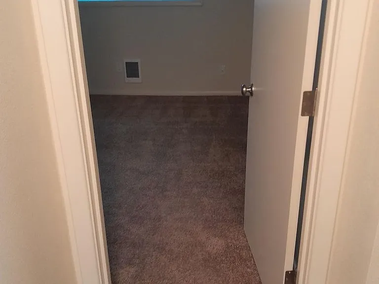 Oakview Terrace Apartments — Photo 12