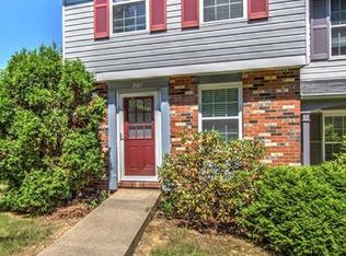 201 Olde Orchard Dr, Bridgeville, PA 15017