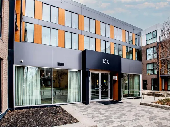 150 Sabina Dr #307, Oakville, ON L6H 0W3