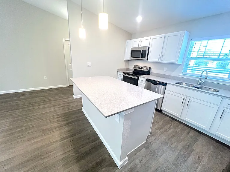 32 Postman Ln — Photo 12