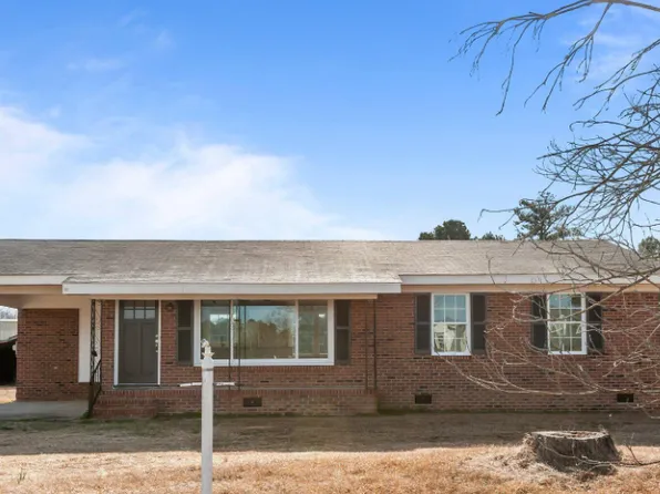 4459 N Old Carriage Rd, Rocky Mount, NC 27804