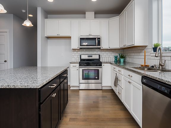 Padilla Floorplan - colors finishes will vary