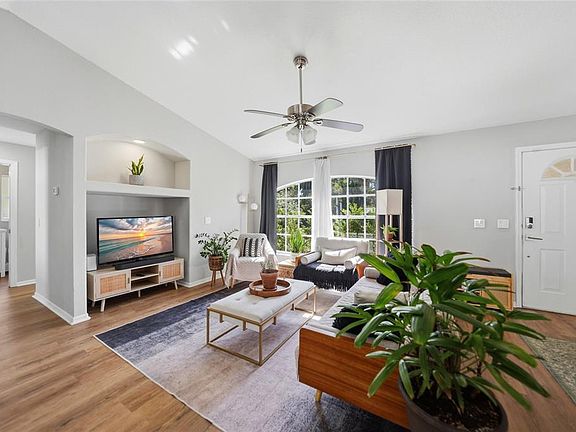 4th image of 3097 PARADE TERRACE