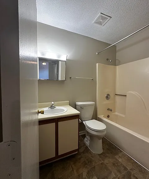 Buckingham Apartments — Photo 12