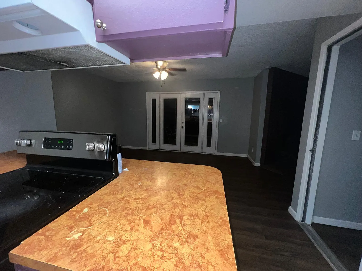 3 bed, 1234 sqft, $2,300 — Photo 4