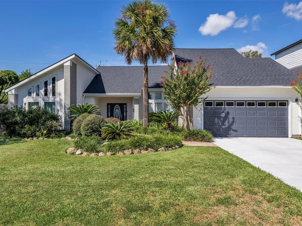 107 Shirleen Dr, Seabrook, TX 77586