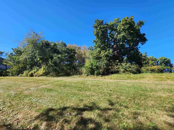 5-53R Chadbourne Dr, Lanark, IL 61046