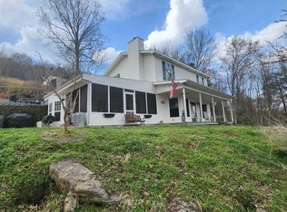 394 Lou Dr, Dowelltown, TN 37059