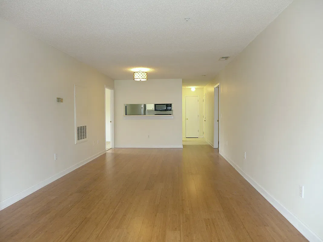 4 bed, 1248 sqft, $1,995 — Photo 2