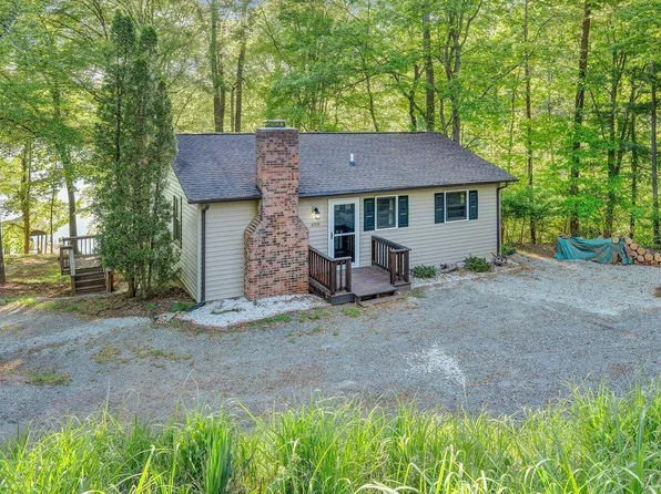 488 Sleepy Hollow Dr, Wirtz, VA 24184