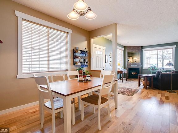 4th image of 126 River Woods Dr W