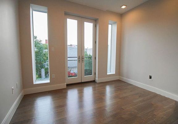 3rd image of 259 Evergreen Ave #2AF