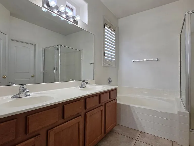 1886 E Don Carlos Ave #141 — Photo 31