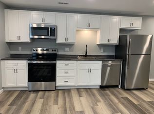 1 Holding Ln #E, Crystal City, MO 63019