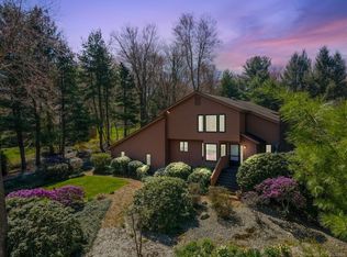 58 Huntingridge Dr, South Glastonbury, CT 06073