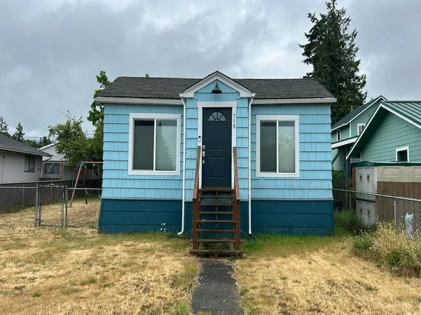518 W 11th St, Port Angeles, WA 98362