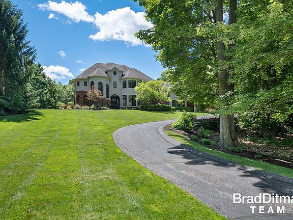 4th image of 1099 Skyevale Dr NE