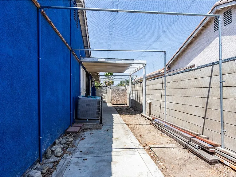 14845 Hibiscus Ave — Photo 43