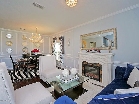 5th image of 102 Queensland Cir