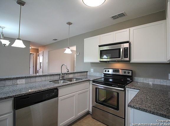 5th image of 7219 Cloverfield Ln