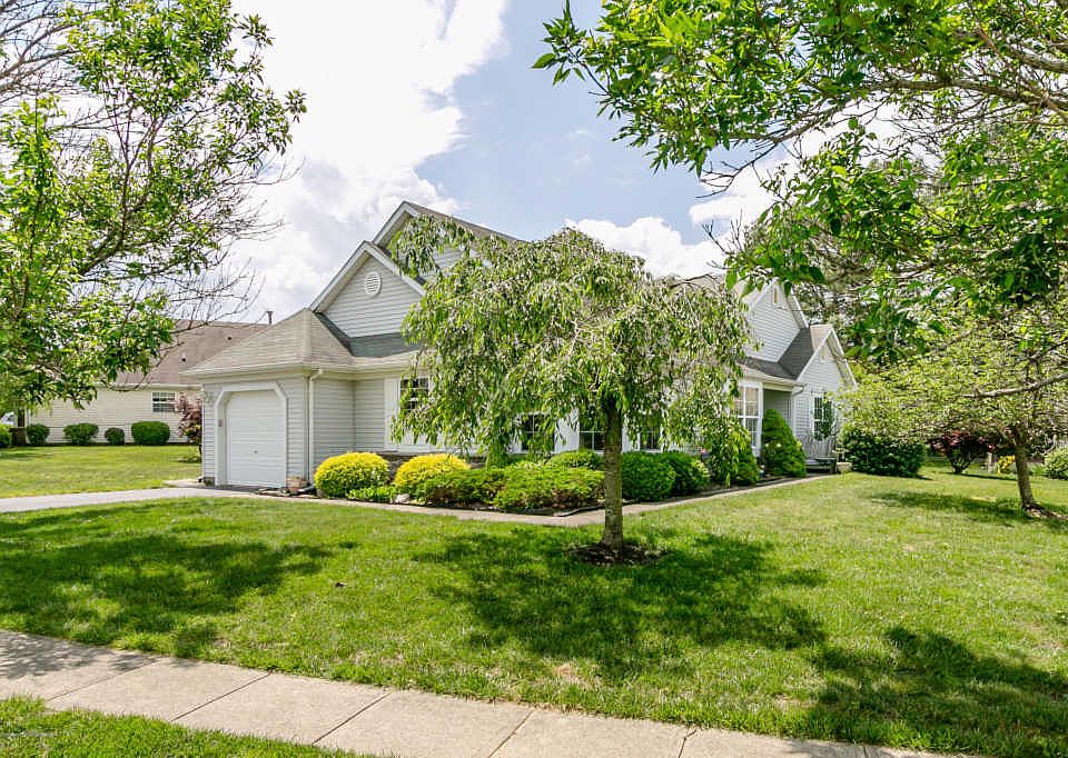 1st image of 2469 Spring Hill Dr