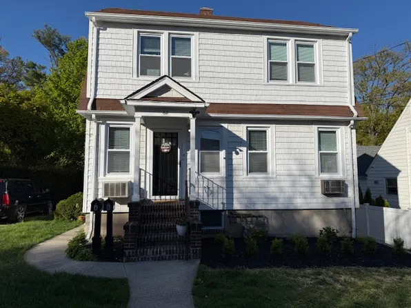 62 Ivy St, Greenwich, CT 06830