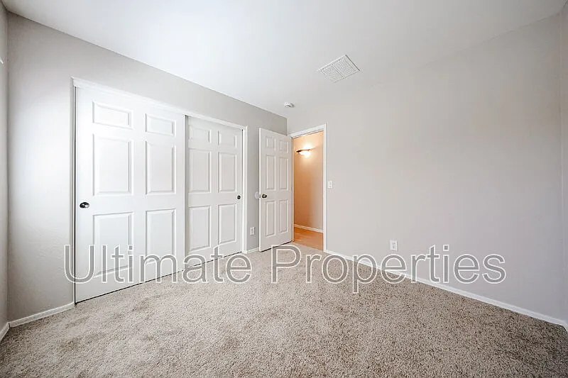 3 bed, 2.0 bath, 1204 sqft, $1,795 — Photo 2