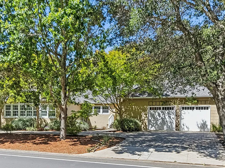 1156 Butterfield Rd — Photo 68