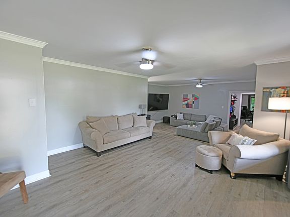 3rd image of 217 Kaye Dr