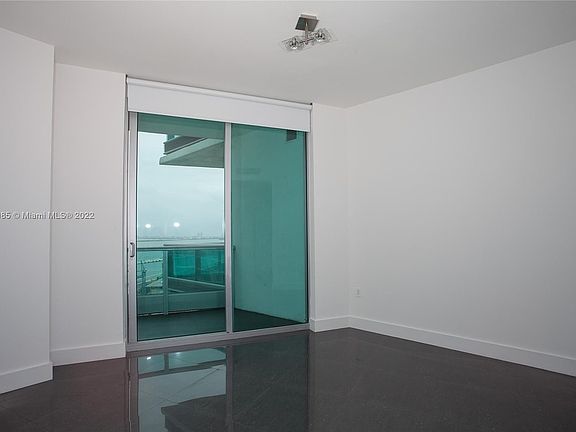 2nd image of 900 Biscayne Blvd APT 2906