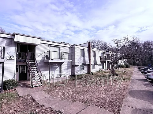 702 Farmhurst Dr #G Photo 1