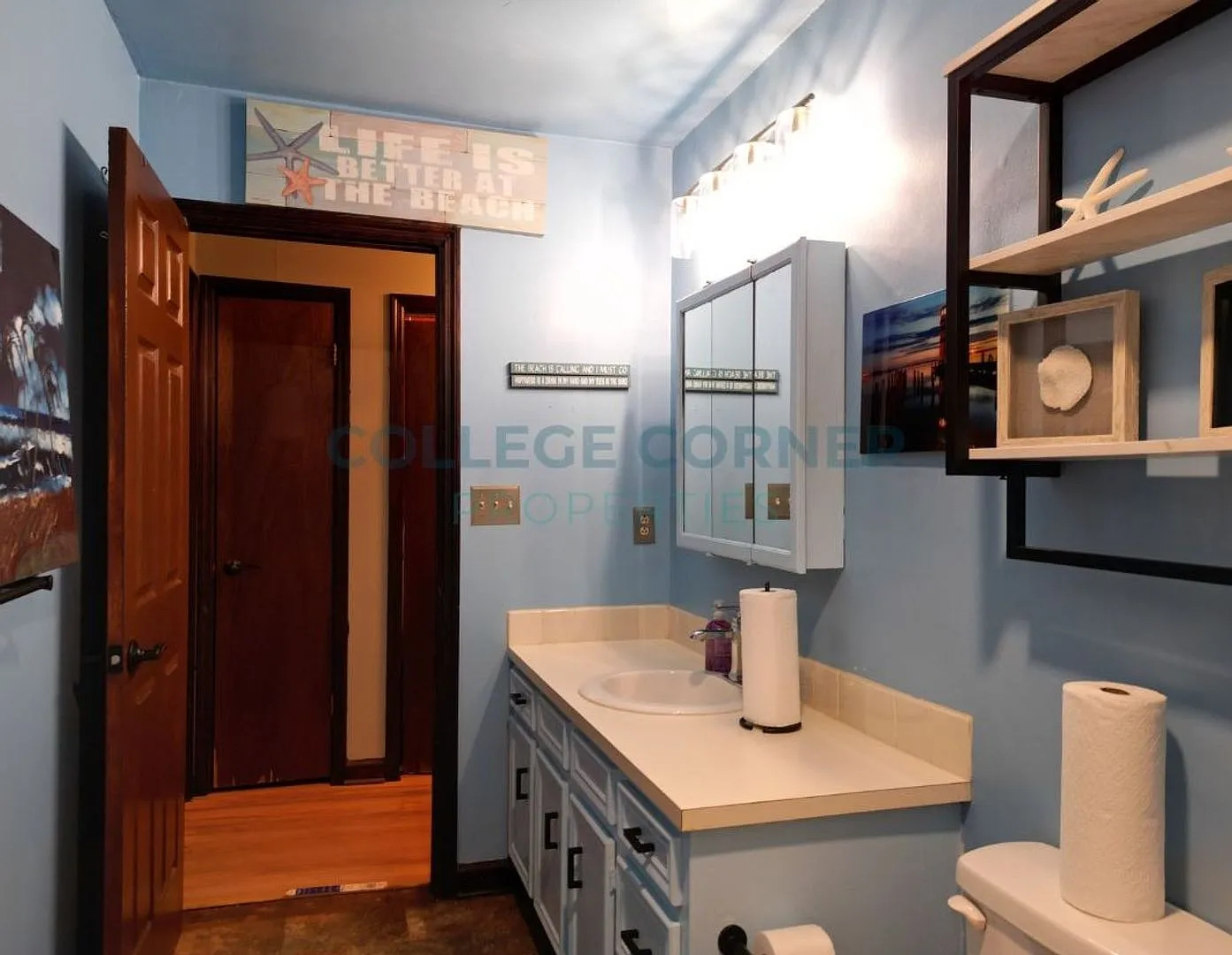 1601 Aspen Way — Photo 3