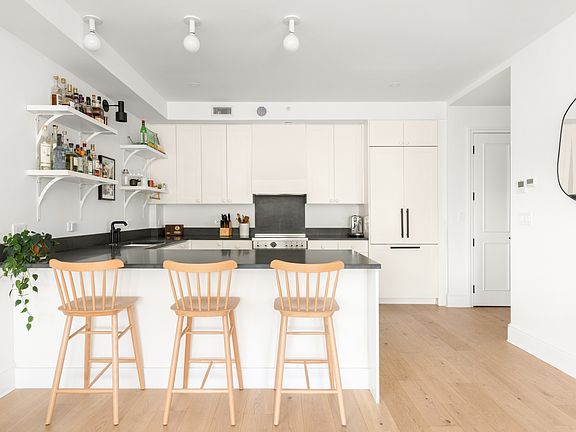 4th image of 488 Sterling Pl #5B