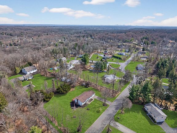 2nd image of 8 Hampton Road