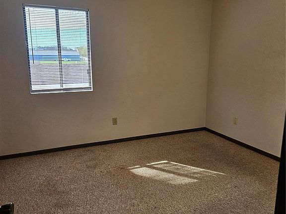 5th image of 220 Suppiger Ln APT 221