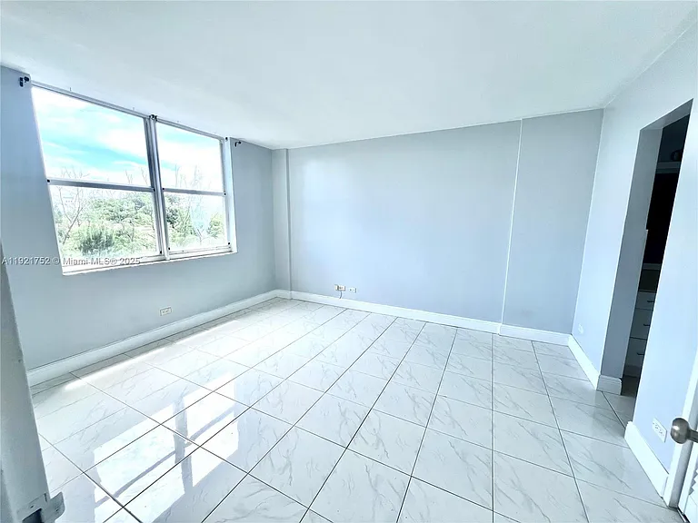3660 NE 166th St #505 — Photo 9