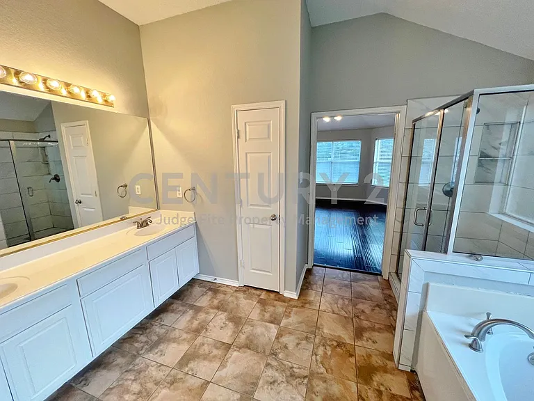 1222 Harvard Ln — Photo 13