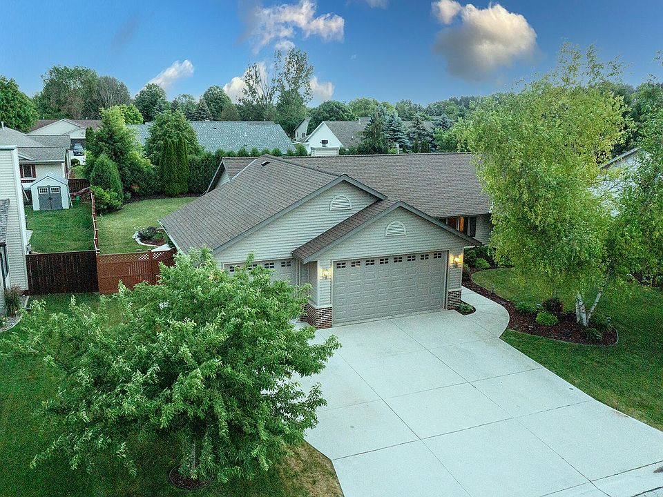 1st image of 148 Concord Dr