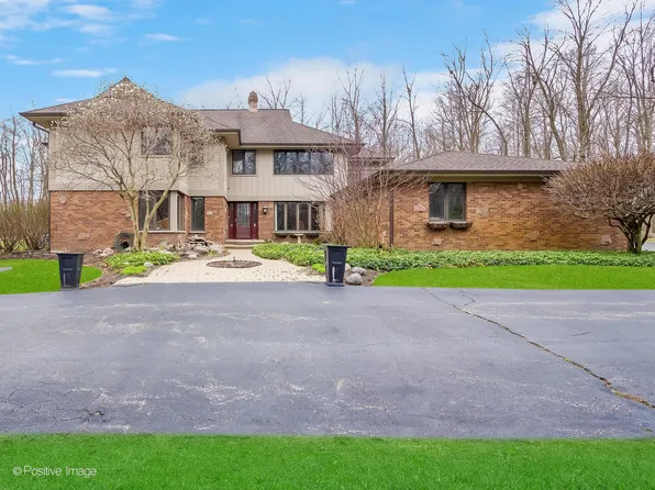 32W871 Honey Hill Cir, Wayne, IL 60184