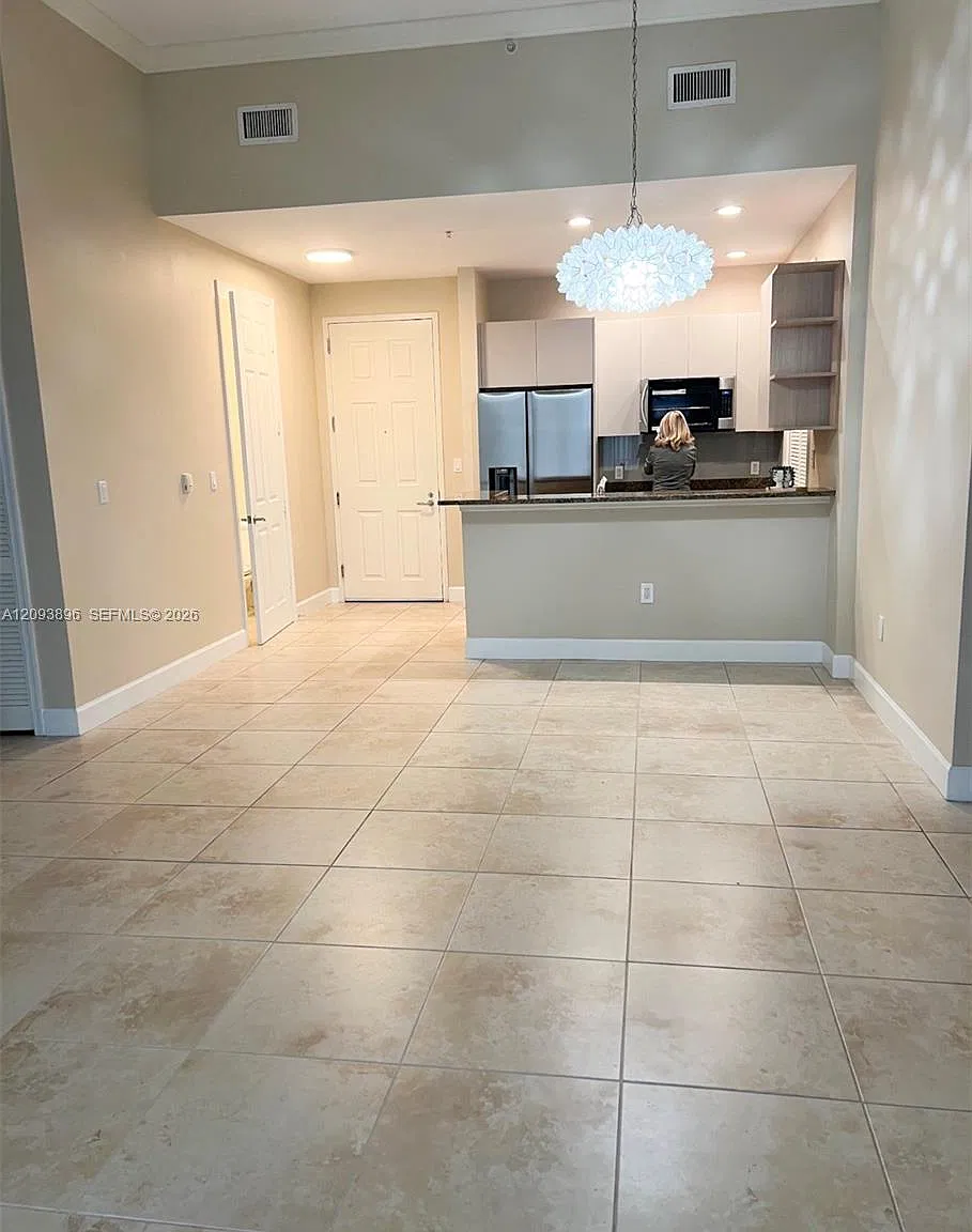 Andalusia Condo Residence — Photo 4