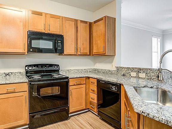 4th image of 526 Dill Ln APT 1012