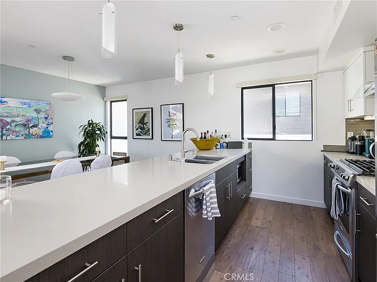 121 E Walnut Ave — Photo 15