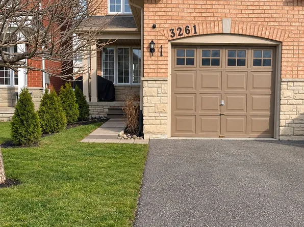 3261 Apricot St, Mississauga, ON L5N 8B1