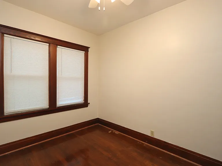 416 W Jackson St — Photo 17