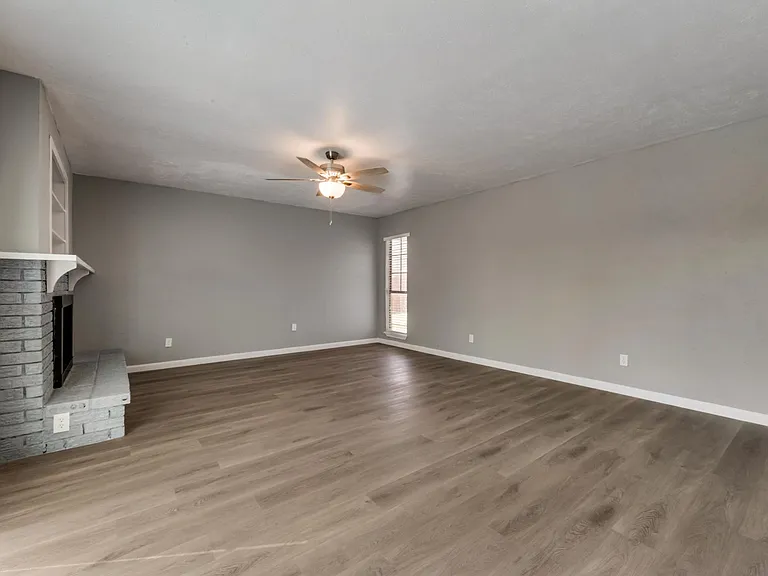 2129 Lewis Trl — Photo 6