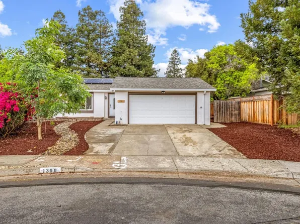 1300 Meadow Ct, Morgan Hill, CA 95037