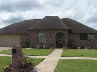111 Nicole Dr, Youngsville, LA 70592