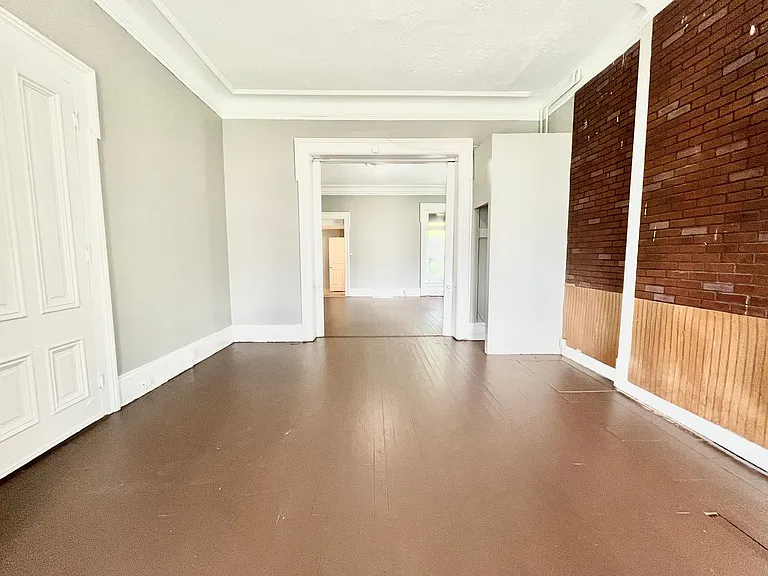 2130 Portland Ave — Photo 2