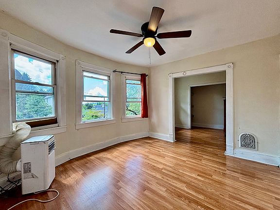 4th image of 417 Orchard St